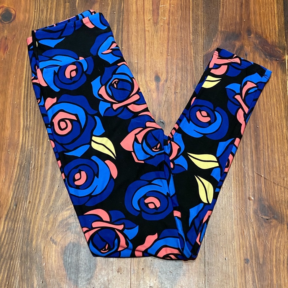 NWOT LLR Disney Roses OS Leggings 🦄 🚨